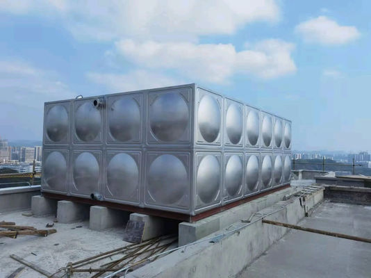 屋外産業用隔離水タンク 0.6MPa 100トンの容量